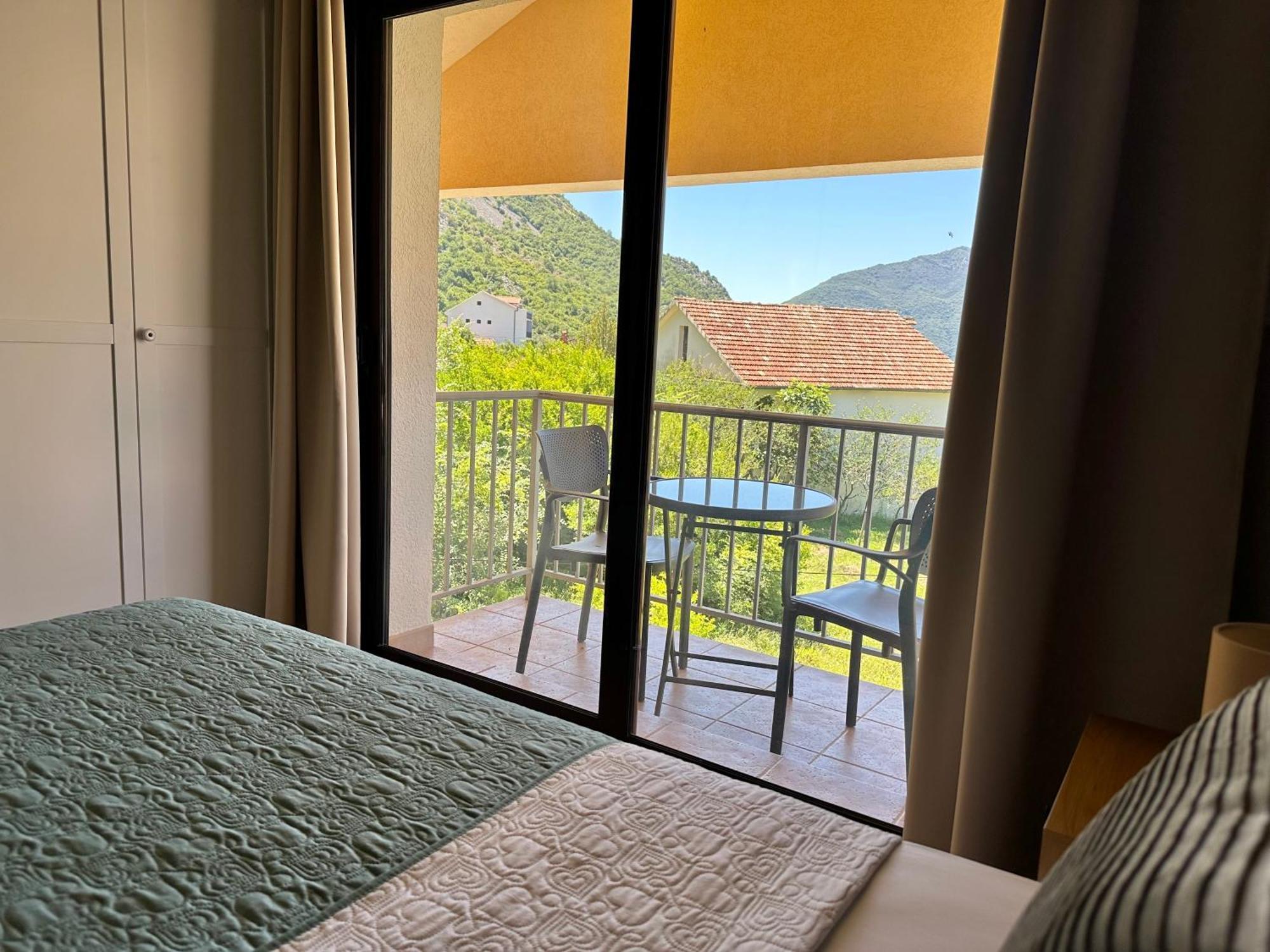 Villa Risan Apartments 外观 照片