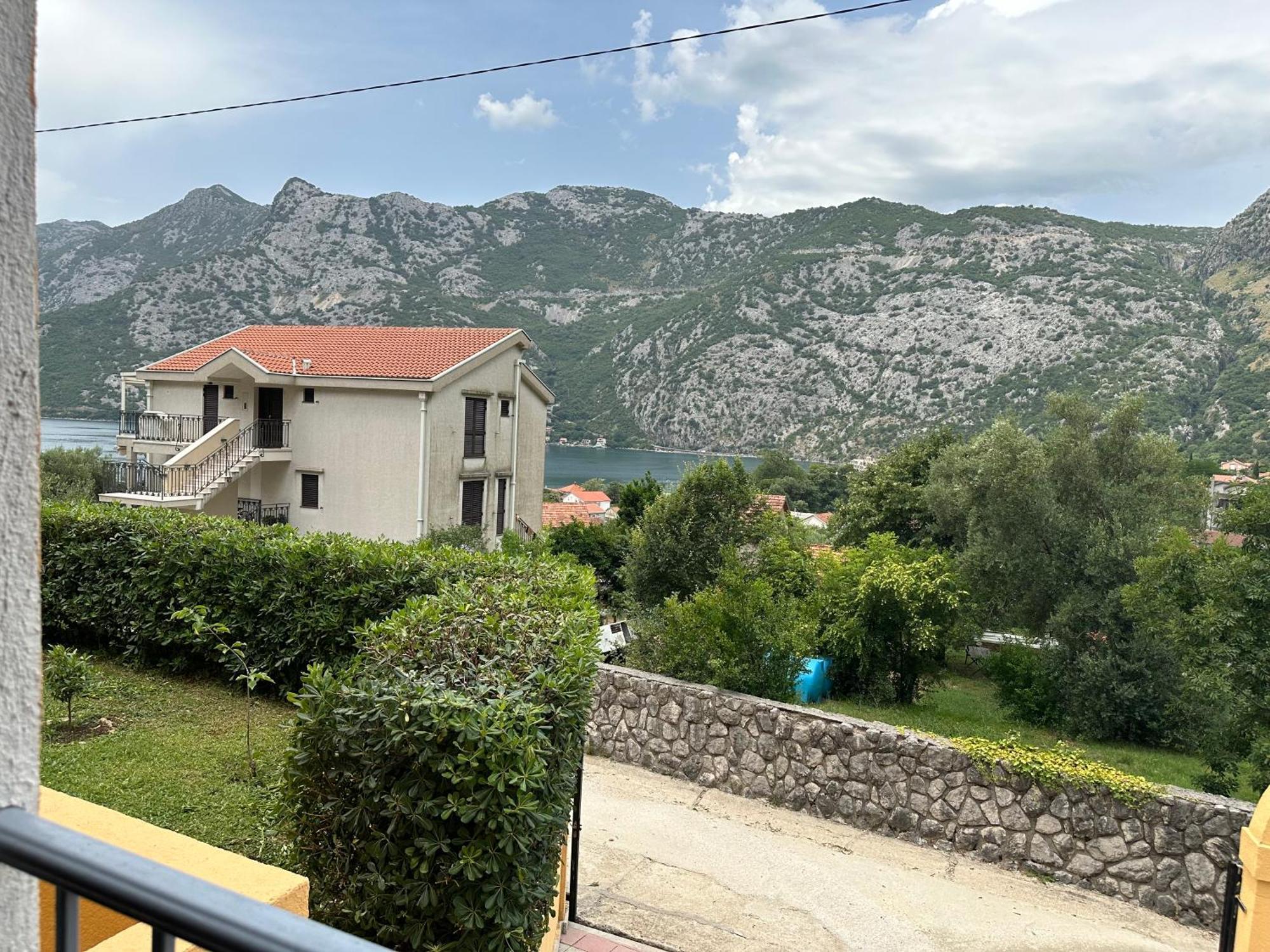 Villa Risan Apartments 外观 照片